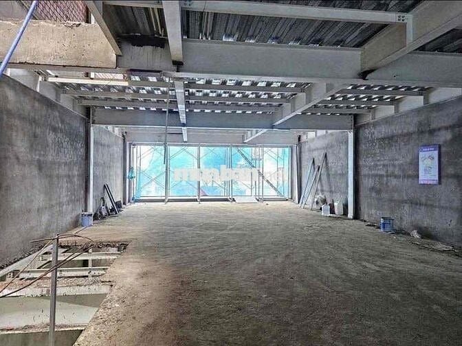Cho thuê 4 tầng MT Nguyễn Văn Linh dtsd 800m2- ngang 9,5m +thang máy
