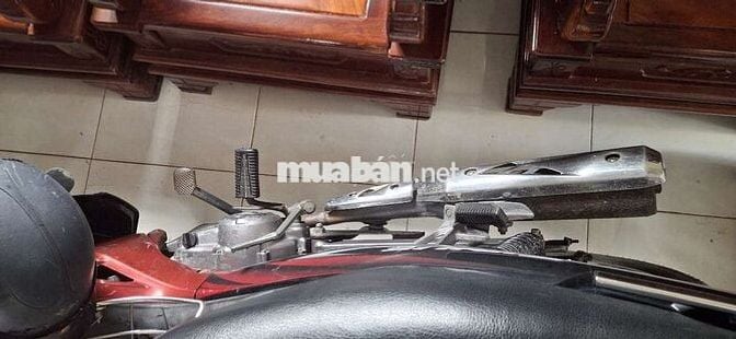 Xe máy Yamaha Sirius màu đỏ đen đời 2012