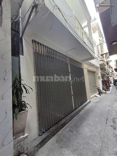 Hẻm An Dương Vương Q5 . 5m dài 9m. 1 Lâu . Giá 10,5tr. Ngay ĐH Sư Phạm