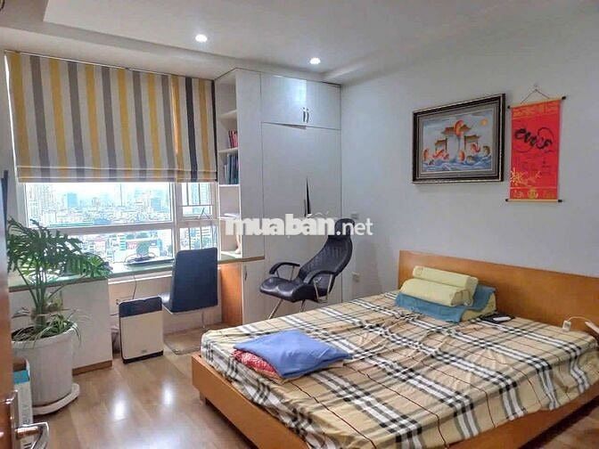 Bán gấp căn No7 Thành Thái. Dt 148m gồm 4pn, 3wc.