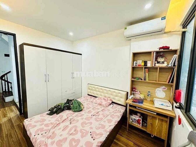 BÁN NHÀ NGUYỄN KHANG NGÕ NÔNG GẦN PHỐ, SÁT HỒ TẶNG NỘI THẤT Ở NGAY