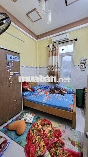 NHÀ 3 TẦNG VỊ TRÍ ĐẸP NỞ HẬU, SÁT HẺM XE HƠI - TÔN THẤT THUYẾT Q4