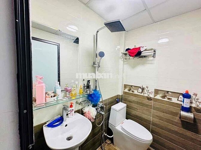 BÁN NHÀ NGUYỄN KHANG NGÕ NÔNG GẦN PHỐ, SÁT HỒ TẶNG NỘI THẤT Ở NGAY