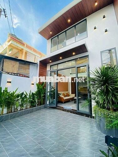 Cho thuê nhà phố 3PN full nội thất mới có sân vườn thoáng mát