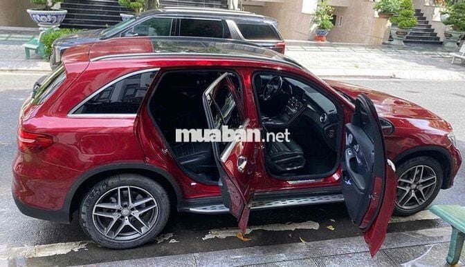 Cần bán xe ô tô 5 chỗ GLC300 đã qua sử dụng
