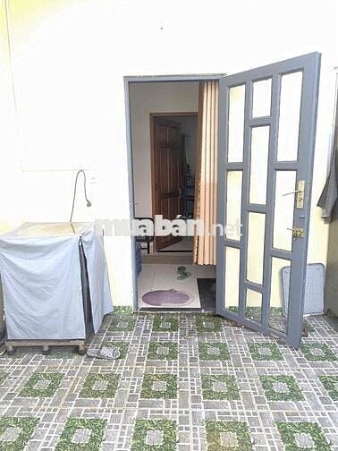 Nhà 2 Lầu Ngay Cao Đẳng Điện Lực Hẻm 7m Giá 8 Triệu