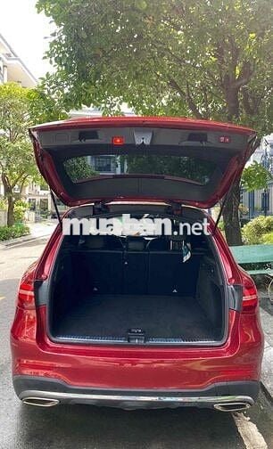 Cần bán xe ô tô 5 chỗ GLC300 đã qua sử dụng