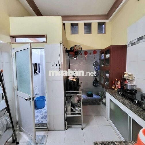 NHÀ 3 TẦNG VỊ TRÍ ĐẸP NỞ HẬU, SÁT HẺM XE HƠI - TÔN THẤT THUYẾT Q4