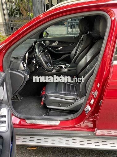 Cần bán xe ô tô 5 chỗ GLC300 đã qua sử dụng