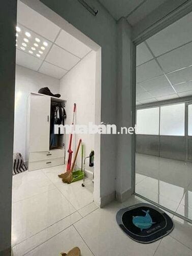 Nhà gần trường ng hiền ,di gv gần ,3pn 2wc