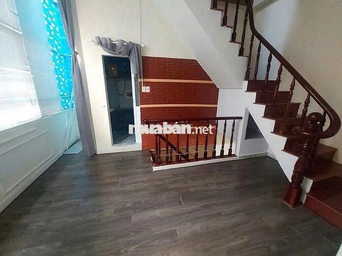 BÁN NHÀ ĐẸP Q1 – CÁCH 1 CĂN RA MẶT TIỀN TRẦN KHẮC CHÂN- NGANG 6M