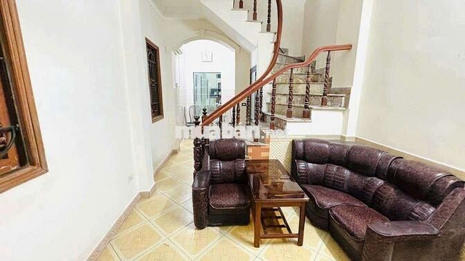 Lô góc Vũ Tông Phan. rất gần phố ngõ to rộng. 30m 3 tầng nhỉnh 3.x tỷ