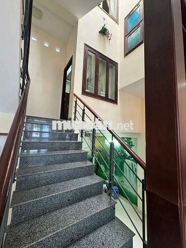 Cho thuê nhà 5PN full nội thất hẻm oto đường Phan Chu Trinh gần biển