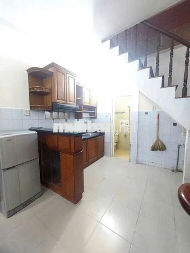 BÁN NHÀ ĐẸP Q1 – CÁCH 1 CĂN RA MẶT TIỀN TRẦN KHẮC CHÂN- NGANG 6M