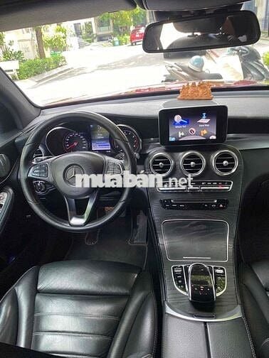 Cần bán xe ô tô 5 chỗ GLC300 đã qua sử dụng