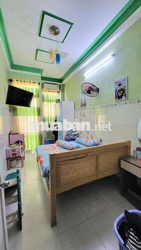 NHÀ 3 TẦNG VỊ TRÍ ĐẸP NỞ HẬU, SÁT HẺM XE HƠI - TÔN THẤT THUYẾT Q4
