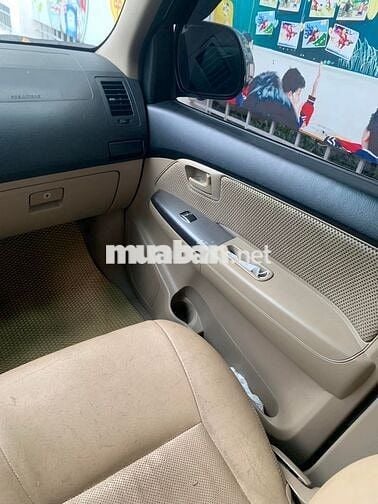 Toyota Hilux 2014 số sàn màu xám 1 cầu