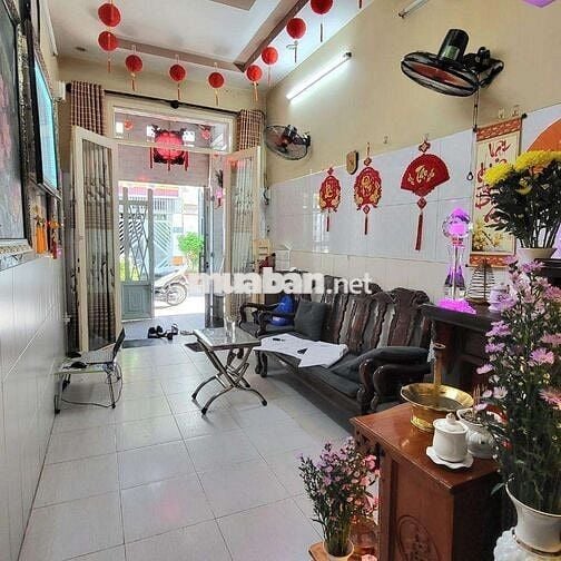 NHÀ 3 TẦNG VỊ TRÍ ĐẸP NỞ HẬU, SÁT HẺM XE HƠI - TÔN THẤT THUYẾT Q4