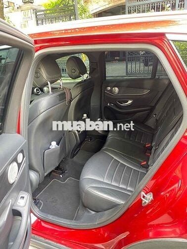 Cần bán xe ô tô 5 chỗ GLC300 đã qua sử dụng