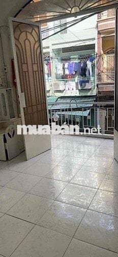 Nhà 2 tầng - Hoàng Diệu - Quận 4 - Khu dân cư sầm uất