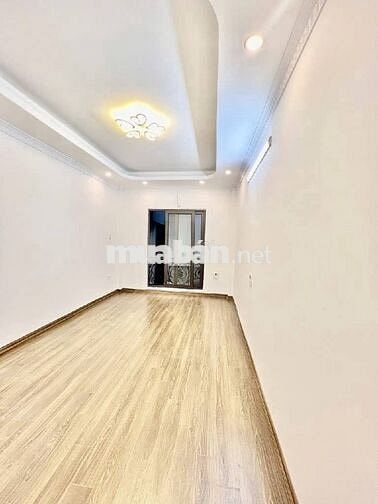 NHÀ MỚI KÍNH KOONG – NHỈNH 6 TỶ – HOÀNG MAI – FULL NỘI THẤT