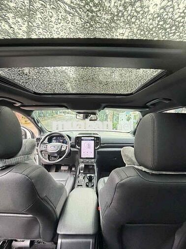 Ford Everest 2025 Titanium 2.0L 4x2 AT - 5000 km