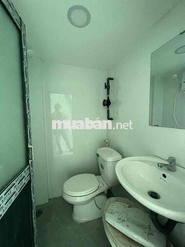 Phòng trọ có gác suốt DT sử dụng cỡ 20m2 sẵn máy lạnh, gần Đặng Văn Bi