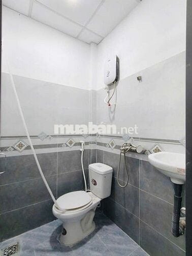 Studio rộng, có cửa sổ thoáng ngay gần HUB,UTE, ngã tư Thủ Đức