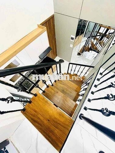Bán nhà TT phố Nguyễn Siêu, sử dụng 80m, 2 thoáng, 3 ngủ 2wc, full NT