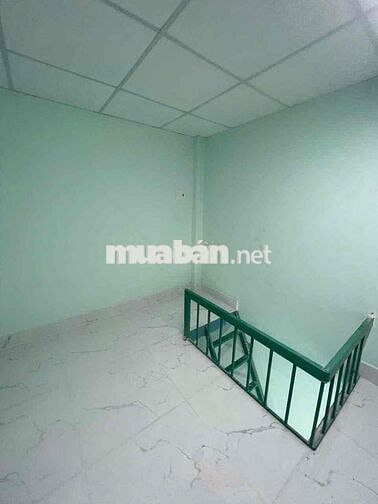 Phòng trọ có gác suốt DT sử dụng cỡ 20m2 sẵn máy lạnh, gần Đặng Văn Bi