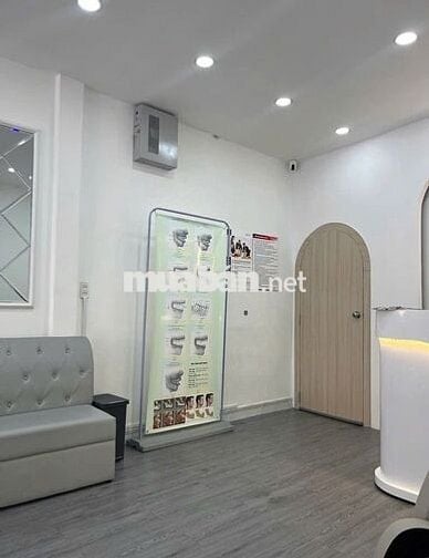 Mặt Tiền Phan Văn Trị 7x20m có 1 Lầu Gần Nơ Trang Long Sát ĐH Văn Lang