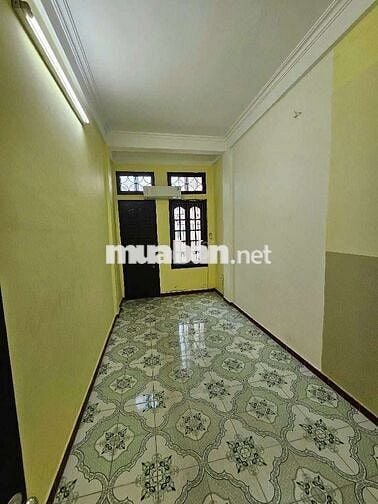 HƠN 10 TỶ, NHÀ LÝ NAM ĐẾ – 45M², 4 TẦNG – Ô TÔ ĐỖ CỬA