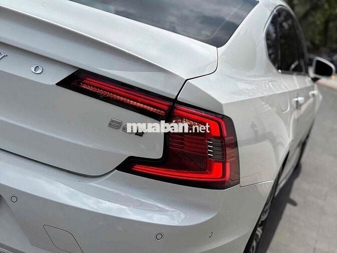 Volvo S90 LWB Ultimate B6 sx 2022 màu trắng đẹp