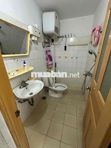 Cho thuê nhà 3 tầng tiện kinh doanh đường 800A, Q.Cầu Giấy