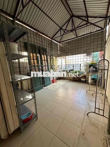 Cho thuê nhà 3 tầng tiện kinh doanh đường 800A, Q.Cầu Giấy
