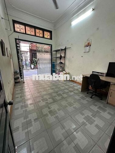 Cho thuê nhà 3 tầng tiện kinh doanh đường 800A, Q.Cầu Giấy
