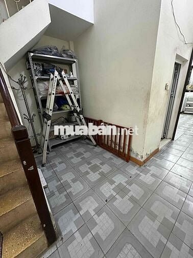 Cho thuê nhà 3 tầng tiện kinh doanh đường 800A, Q.Cầu Giấy