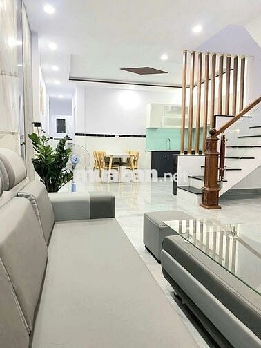 Cho thuê nhà mặt tiền 195 Bành Văn Trân , Quận Tân Bình