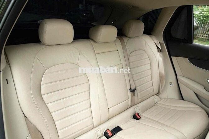 LONG ANH AUTO về Mercedes GLC300 4Matic model 2018