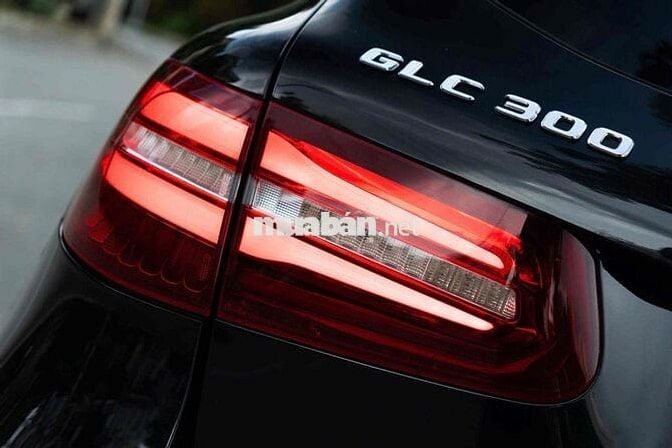 LONG ANH AUTO về Mercedes GLC300 4Matic model 2018