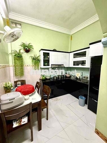 Chỉ 6,5 tỷ! Nhà đẹp Khương Trung, 40m ra ô tô, ngõ ba gác. 34mx4 ngủ