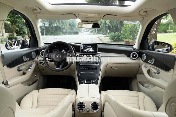 LONG ANH AUTO về Mercedes GLC300 4Matic model 2018