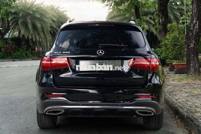 LONG ANH AUTO về Mercedes GLC300 4Matic model 2018