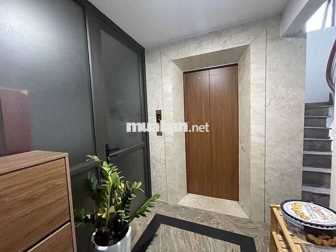 Văn phòng chuẩn 5 sao ngay mặt phố Trần Thái Tông, setup vào làm ngay!