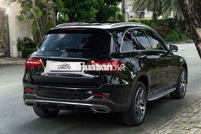 LONG ANH AUTO về Mercedes GLC300 4Matic model 2018