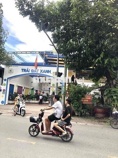 Bán Nhà Lầu Trệt Có: 2pn Bên Trường Học Đông Hoà - Dĩ An