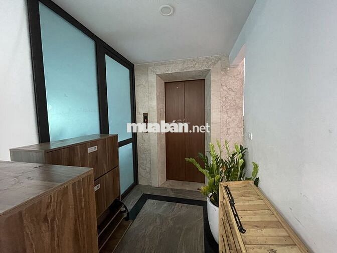 Văn phòng chuẩn 5 sao ngay mặt phố Trần Thái Tông, setup vào làm ngay!