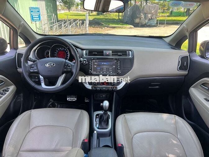 KIA RIO 2015 1.4 AT Hatchback - 46000 km