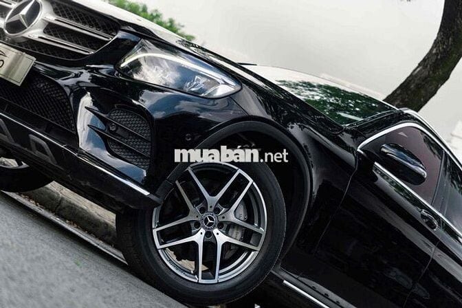 LONG ANH AUTO về Mercedes GLC300 4Matic model 2018