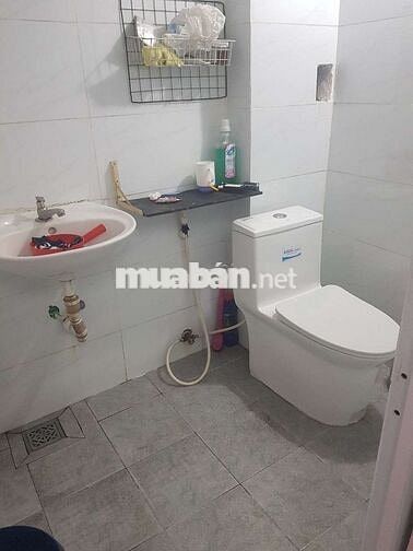 Cho thuê nhà nguyên căn gác lửng dt 5×18 có 2pn,2wc. Có nội thất